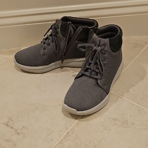 Clarks Cloudsteppers Women's Gray High-Top Sneaker Style Shoe, Size 7.5 M